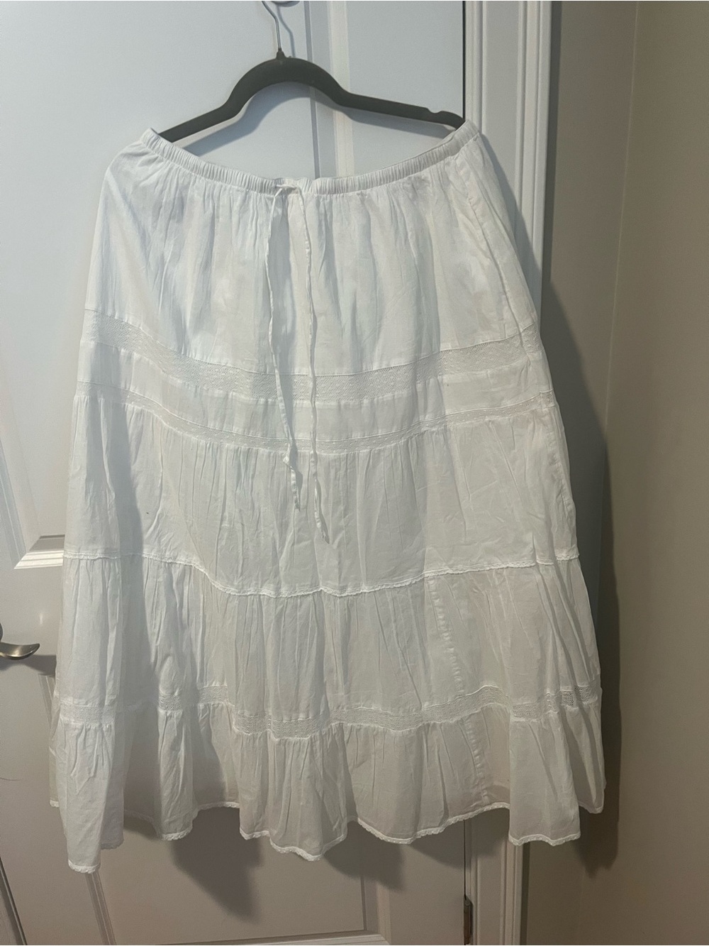 Abercrombie & Fitch White Tiered A-Line Maxi Skirt